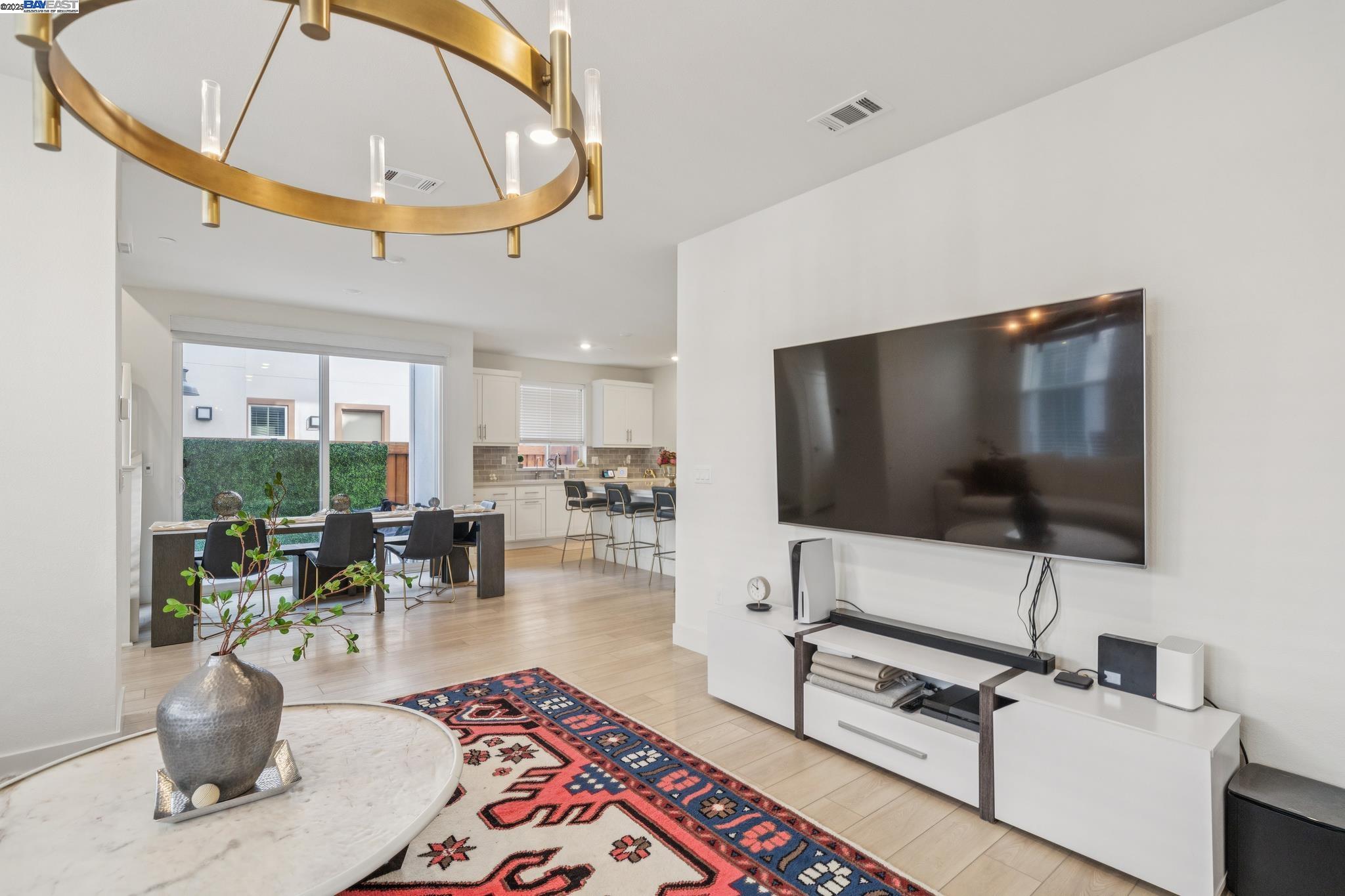 Detail Gallery Image 13 of 59 For 37231 Sand Bar Place, Newark,  CA 94560 - 4 Beds | 3/1 Baths