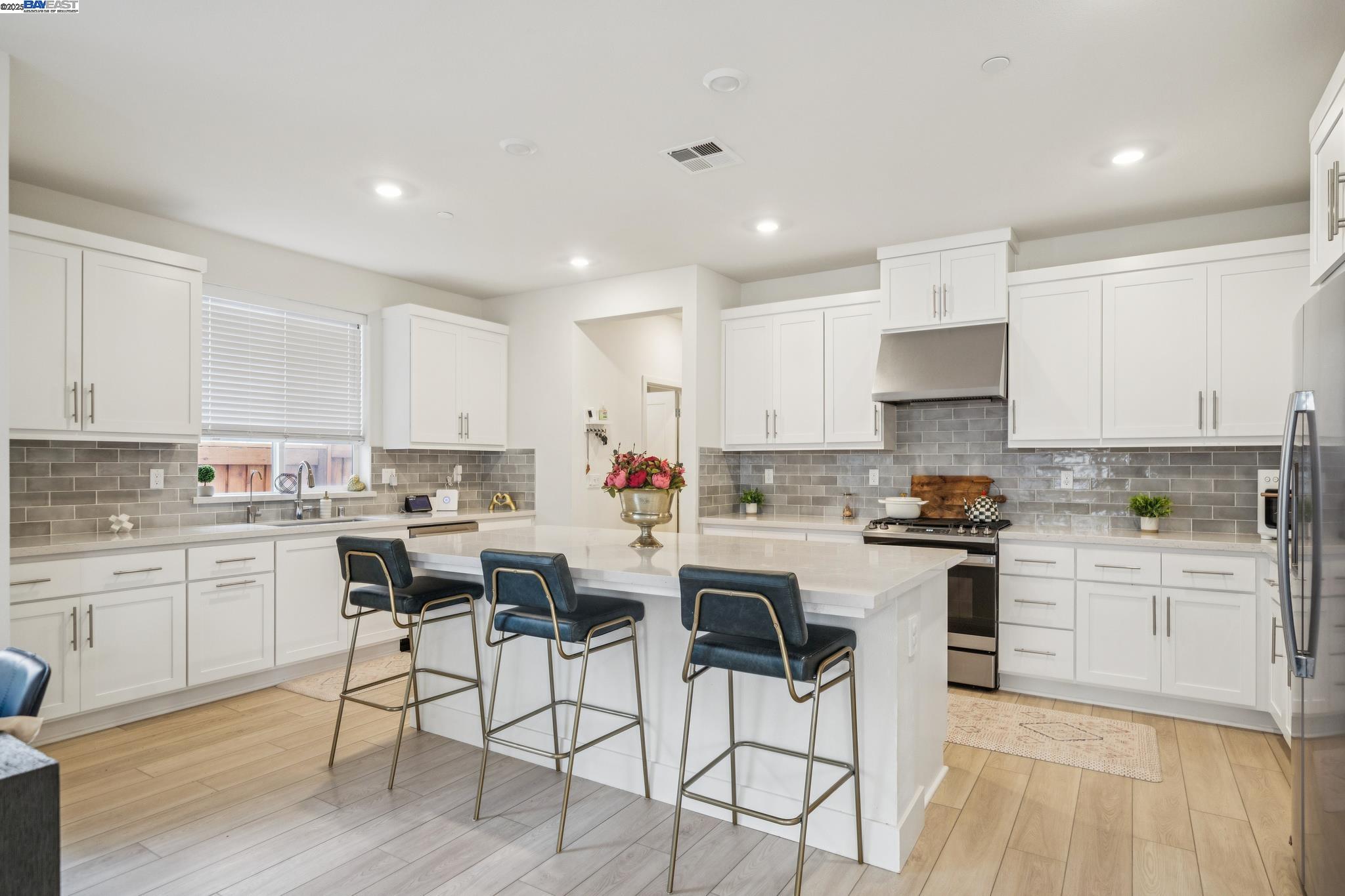Detail Gallery Image 15 of 59 For 37231 Sand Bar Place, Newark,  CA 94560 - 4 Beds | 3/1 Baths