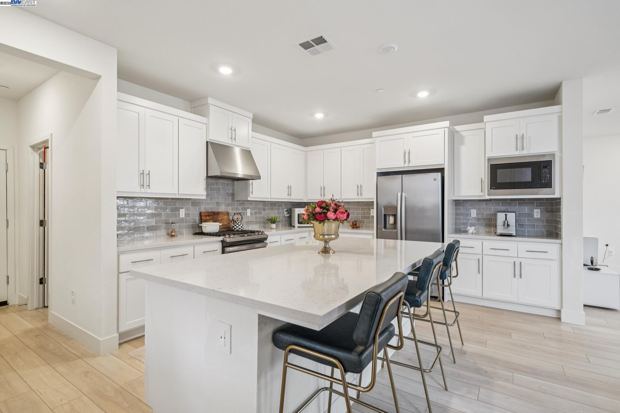Detail Gallery Image 16 of 59 For 37231 Sand Bar Place, Newark,  CA 94560 - 4 Beds | 3/1 Baths