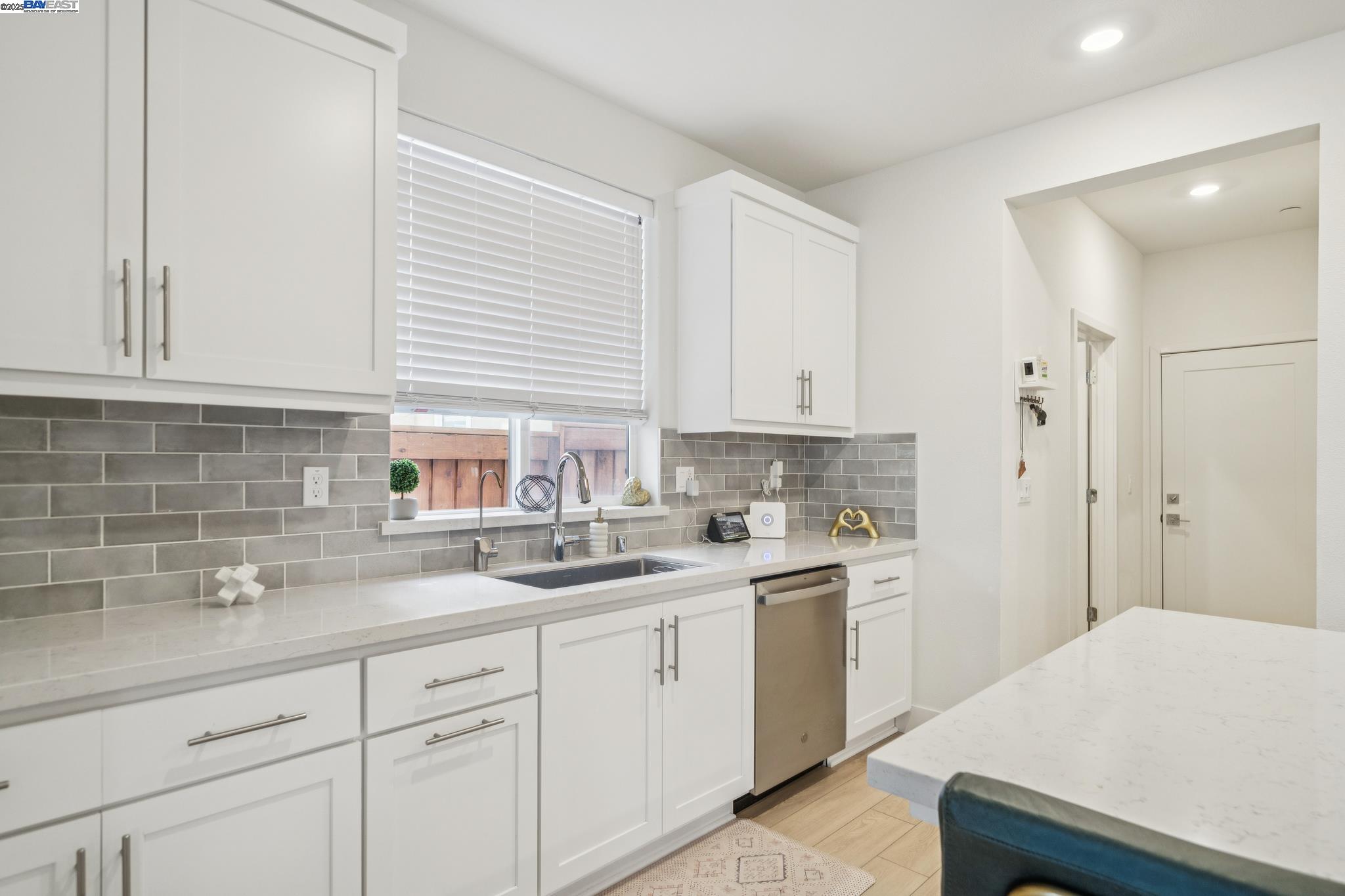 Detail Gallery Image 18 of 59 For 37231 Sand Bar Place, Newark,  CA 94560 - 4 Beds | 3/1 Baths