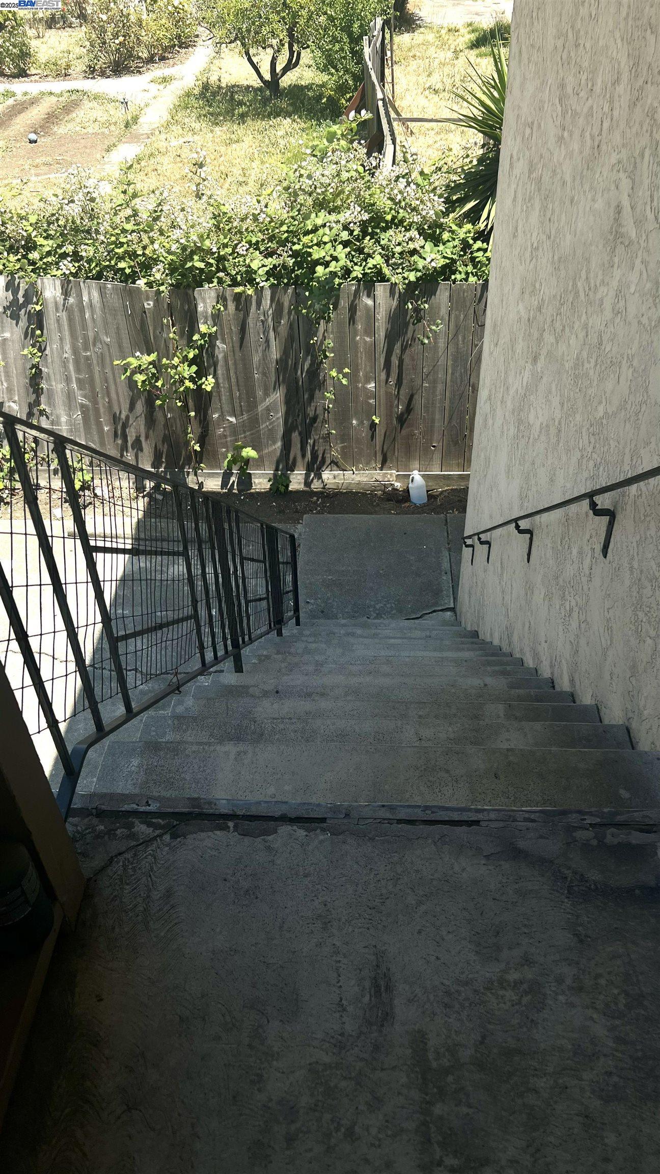 21788 Thelma ST # 4, Hayward, California 94541, 2 Bedrooms Bedrooms, 3 Rooms Rooms,1 BathroomBathrooms,Residential Lease,For Rent,21788 Thelma ST # 4,41101465