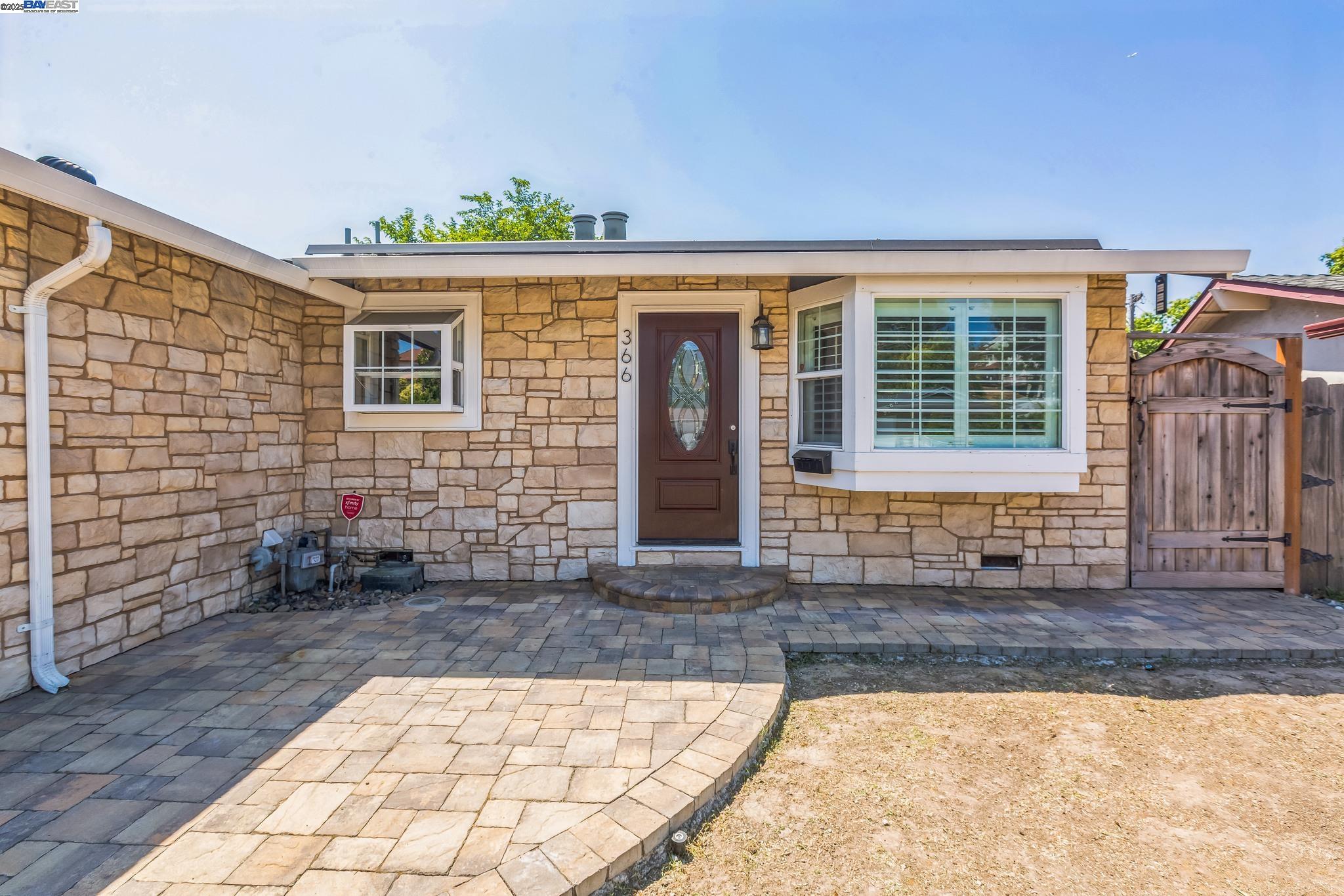 Detail Gallery Image 4 of 30 For 366 War Admiral Ave, San Jose,  CA 95111 - 3 Beds | 1 Baths