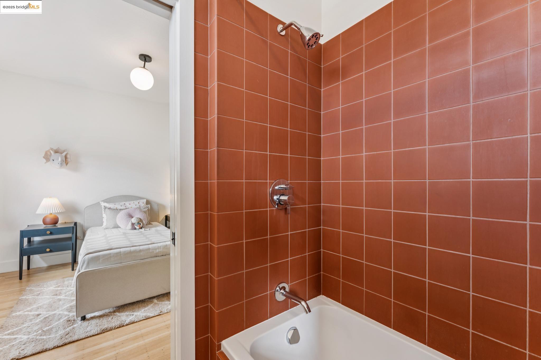 Detail Gallery Image 15 of 58 For 676 45th St, Oakland,  CA 94609 - – Beds | – Baths