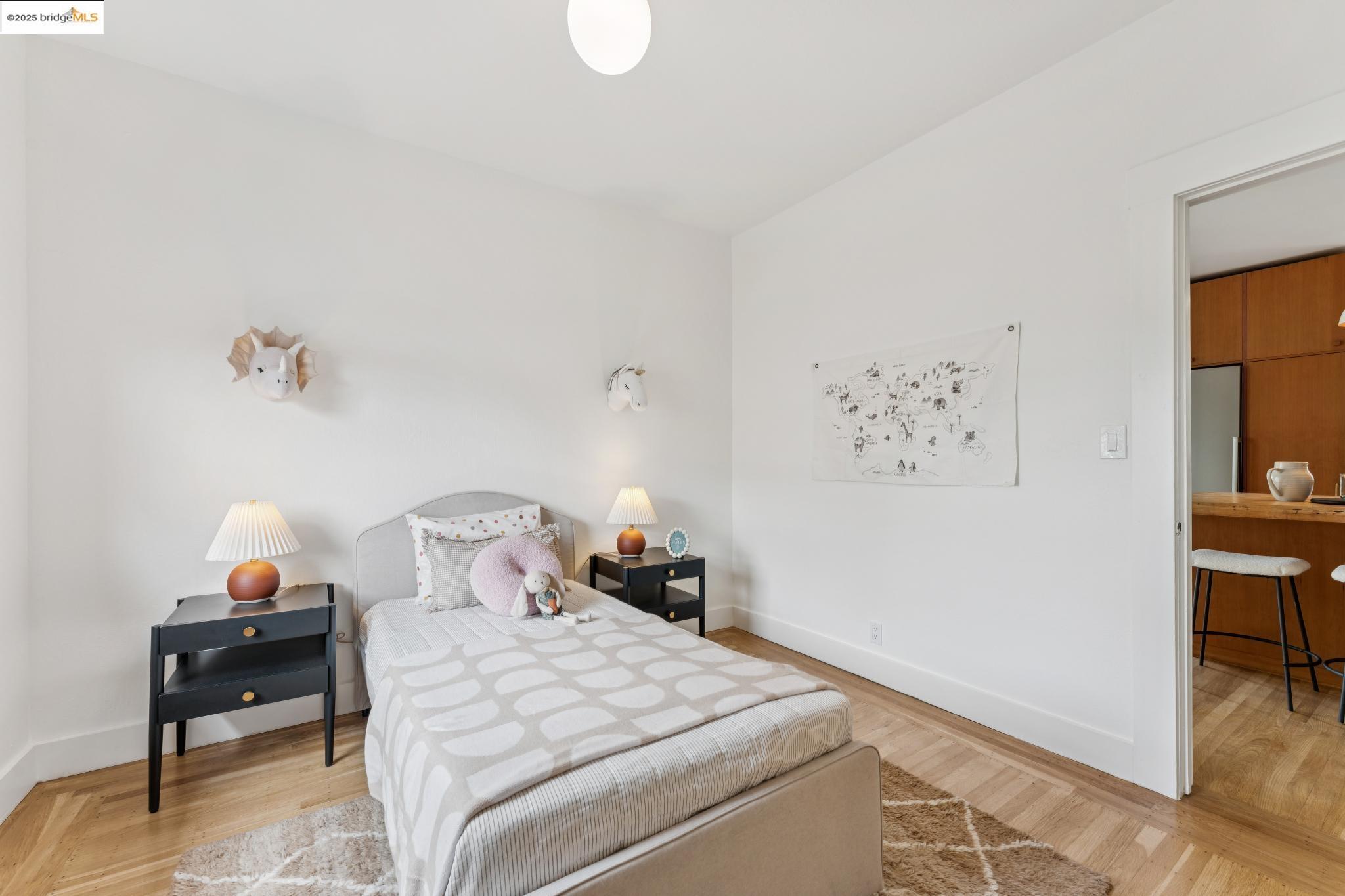 Detail Gallery Image 17 of 58 For 676 45th St, Oakland,  CA 94609 - – Beds | – Baths