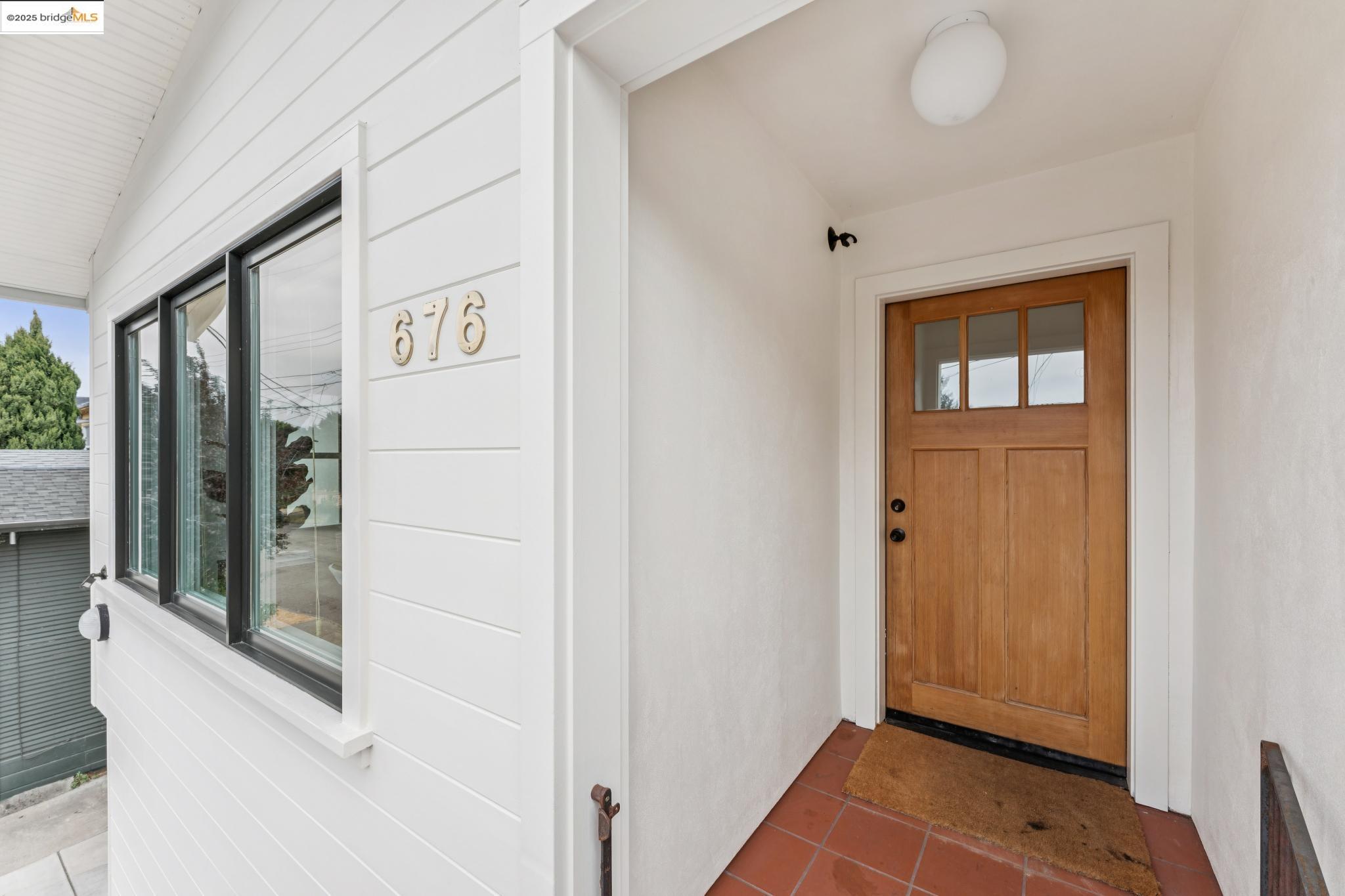 Detail Gallery Image 3 of 58 For 676 45th St, Oakland,  CA 94609 - – Beds | – Baths