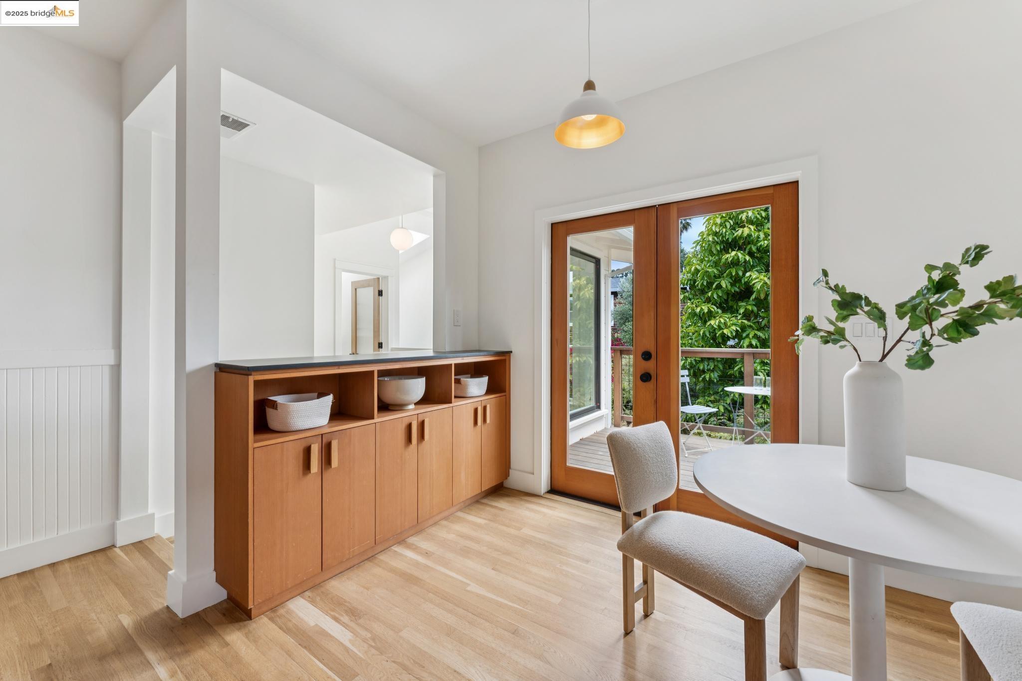 Detail Gallery Image 25 of 58 For 676 45th St, Oakland,  CA 94609 - – Beds | – Baths