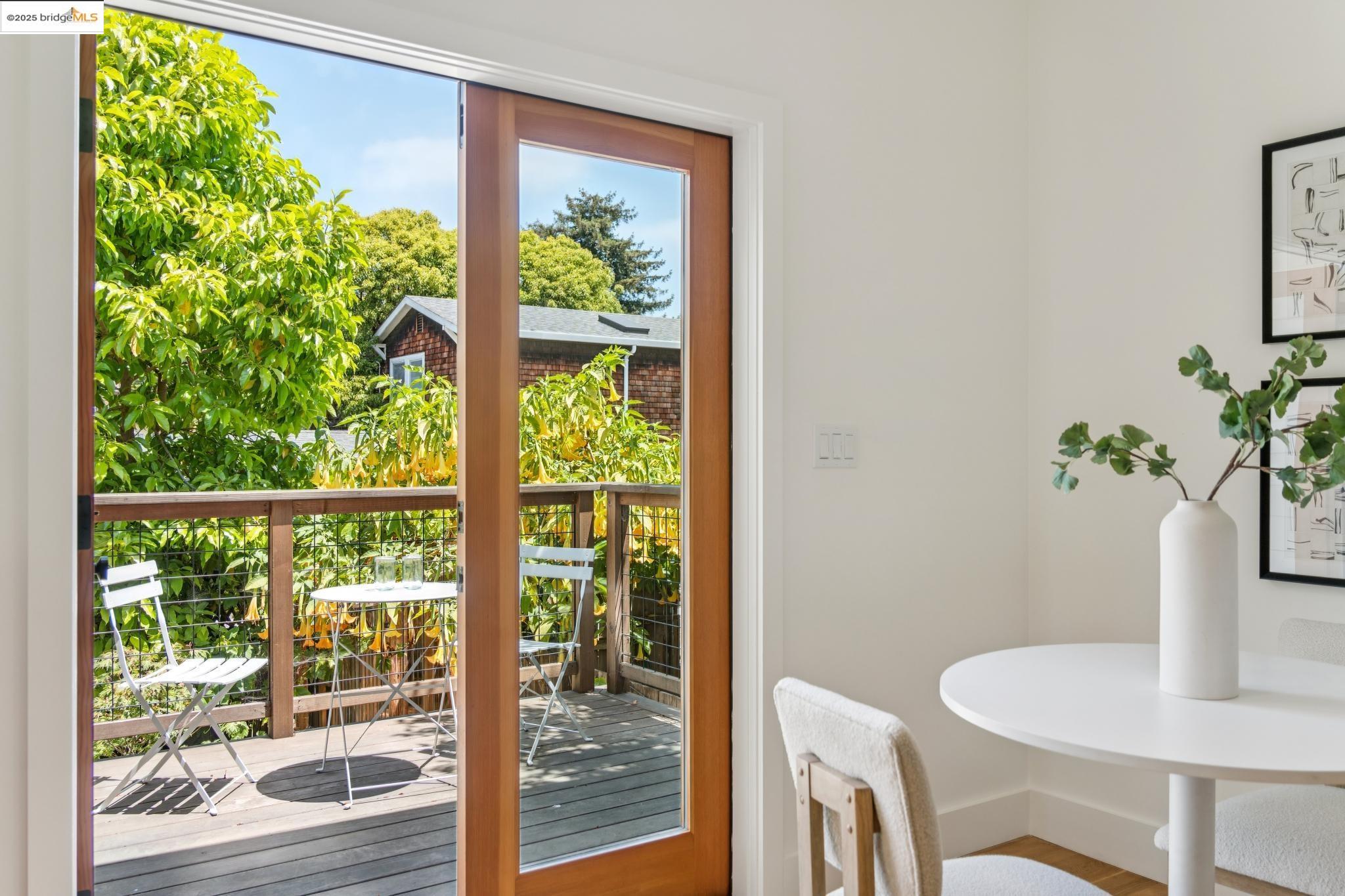 Detail Gallery Image 26 of 58 For 676 45th St, Oakland,  CA 94609 - – Beds | – Baths