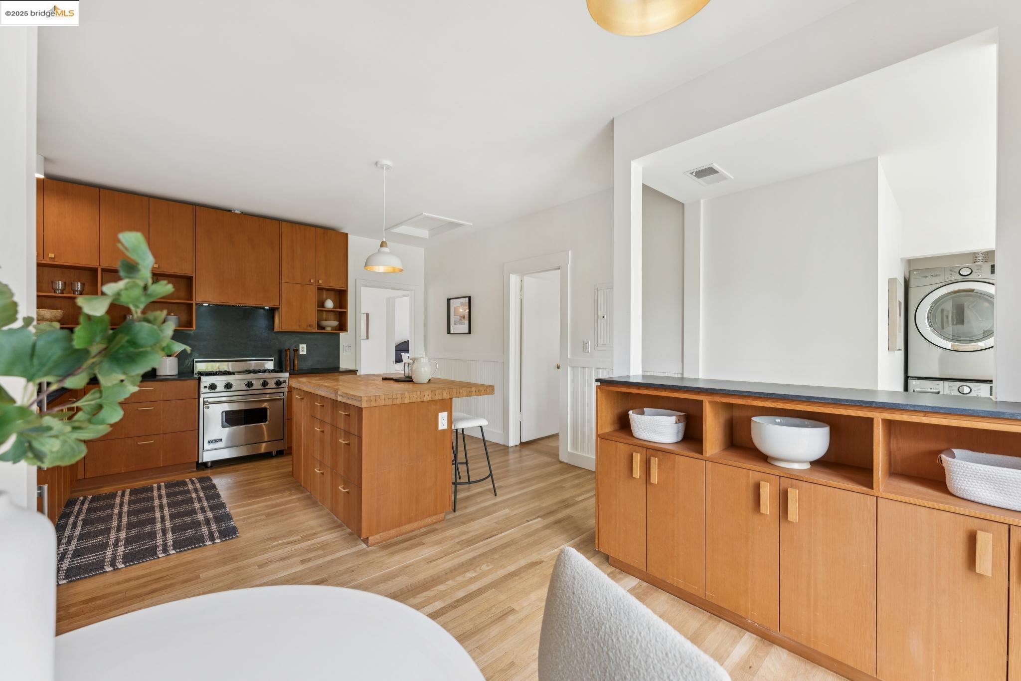 Detail Gallery Image 29 of 58 For 676 45th St, Oakland,  CA 94609 - – Beds | – Baths