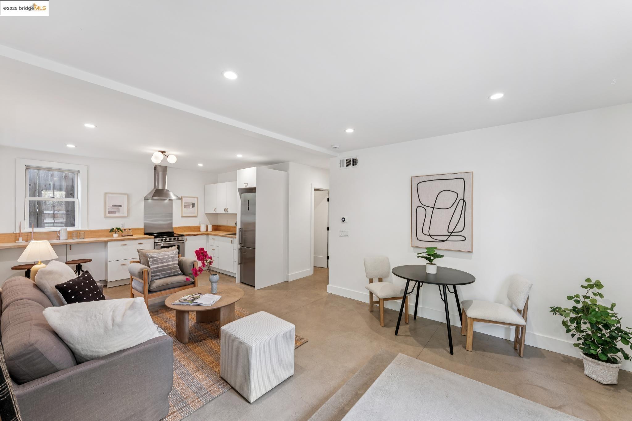 Detail Gallery Image 33 of 58 For 676 45th St, Oakland,  CA 94609 - – Beds | – Baths