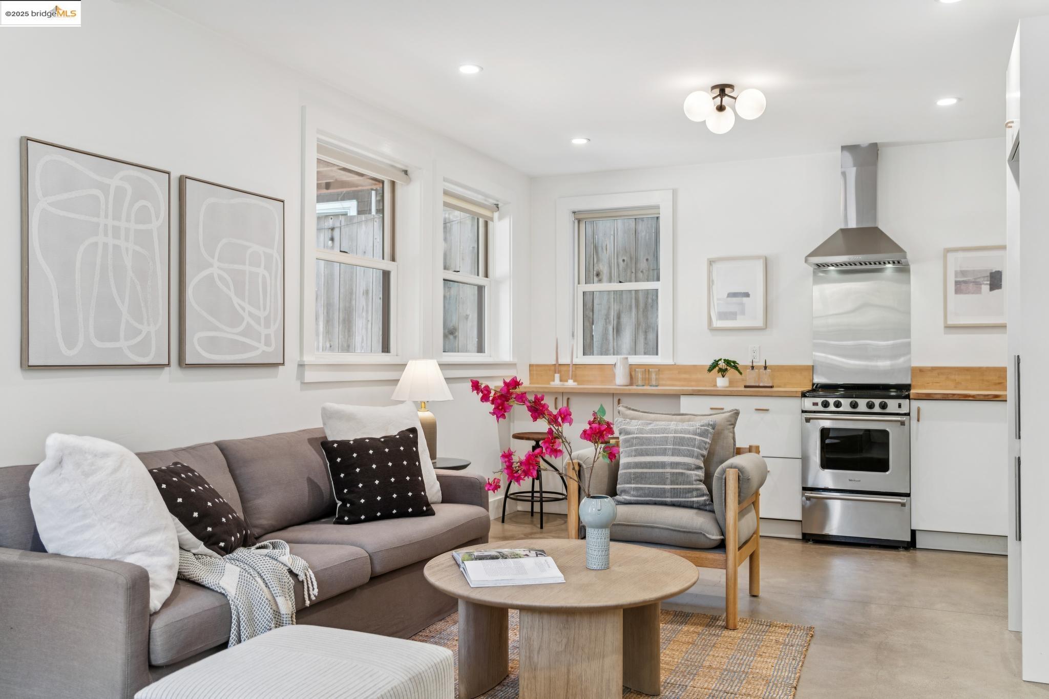 Detail Gallery Image 35 of 58 For 676 45th St, Oakland,  CA 94609 - – Beds | – Baths