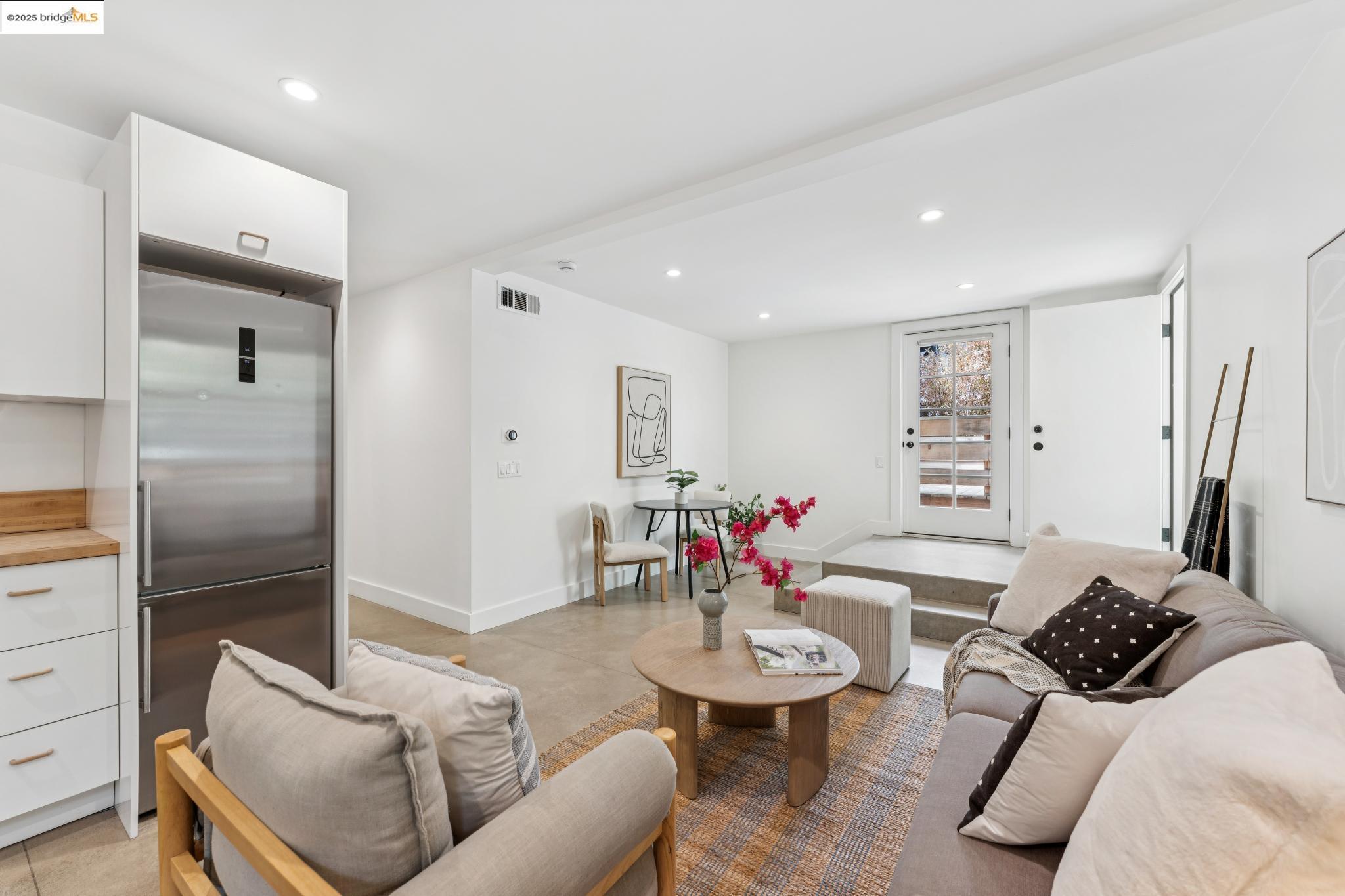Detail Gallery Image 37 of 58 For 676 45th St, Oakland,  CA 94609 - – Beds | – Baths