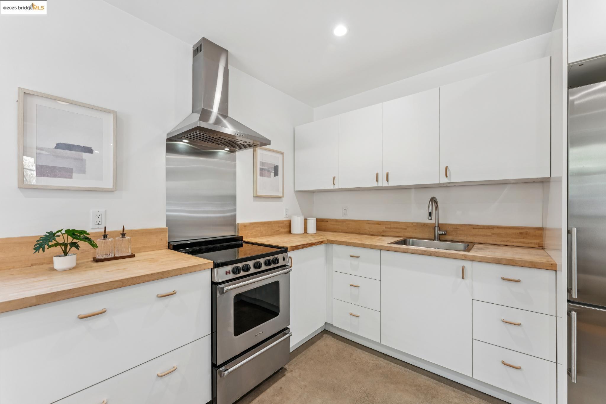 Detail Gallery Image 38 of 58 For 676 45th St, Oakland,  CA 94609 - – Beds | – Baths