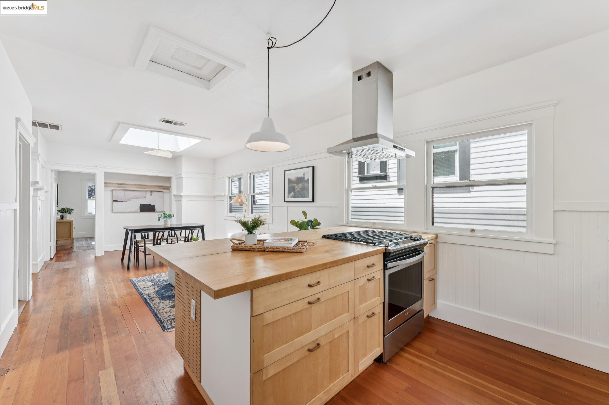 Detail Gallery Image 52 of 58 For 676 45th St, Oakland,  CA 94609 - – Beds | – Baths