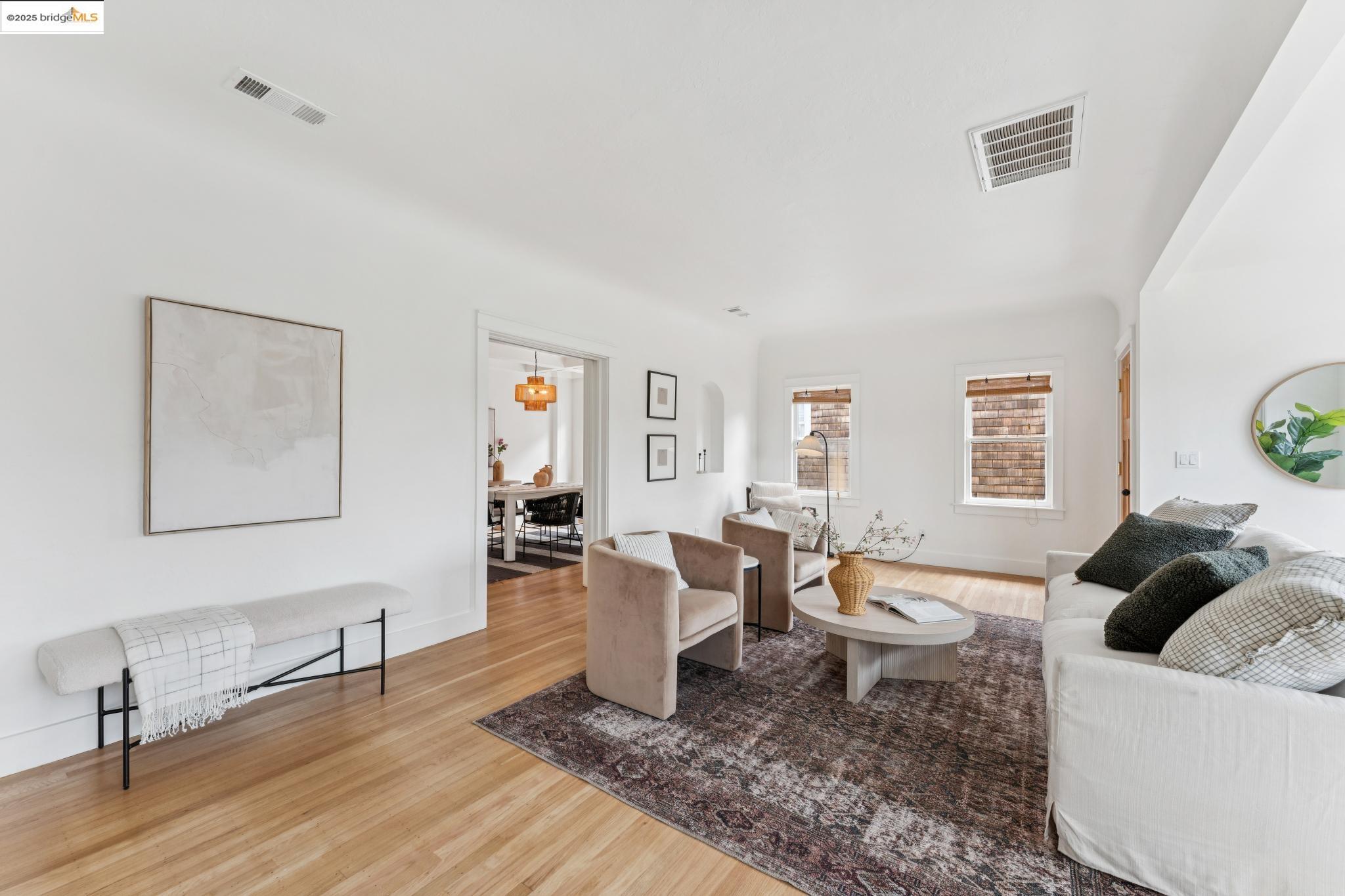 Detail Gallery Image 7 of 58 For 676 45th St, Oakland,  CA 94609 - – Beds | – Baths