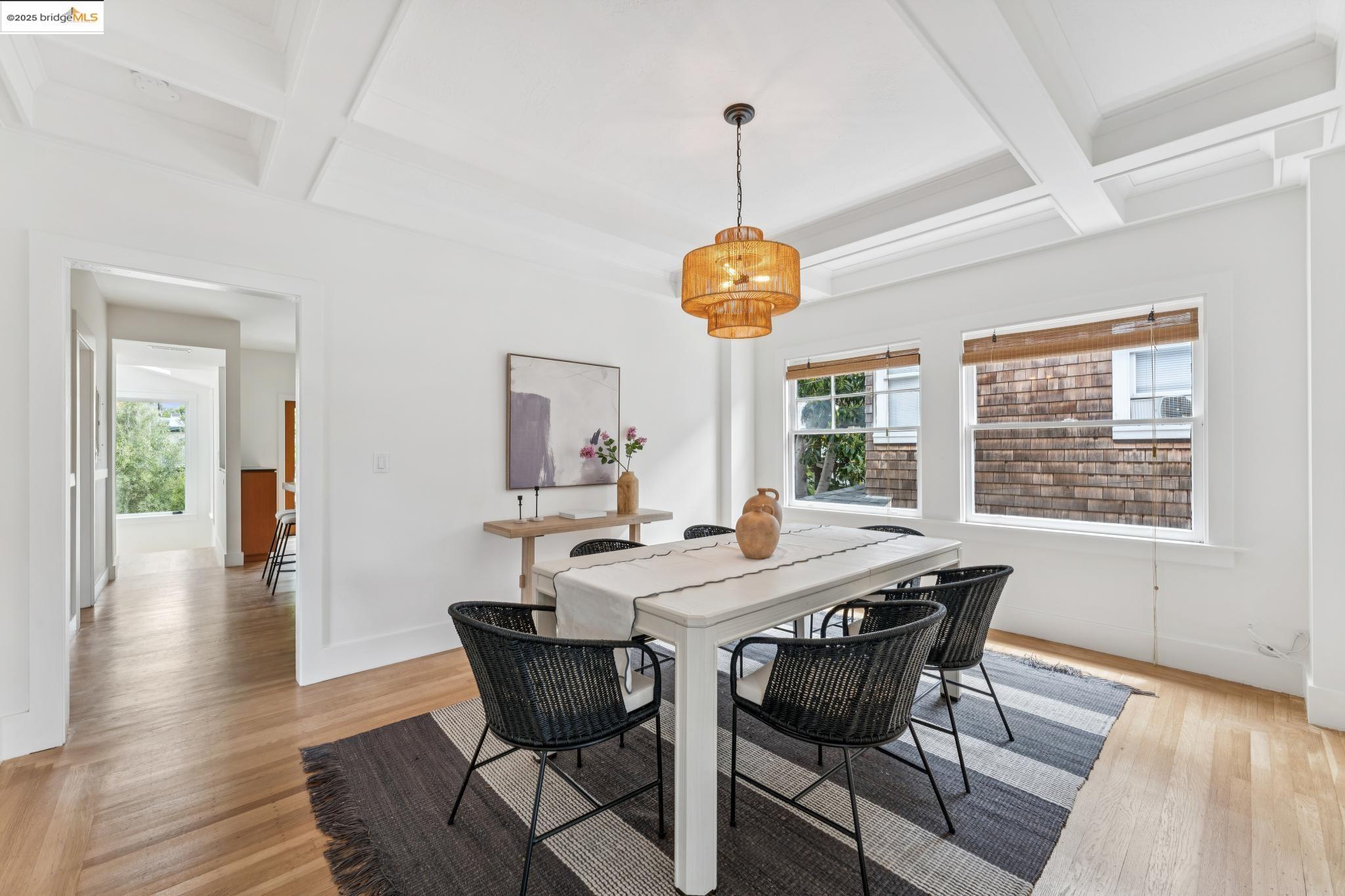Detail Gallery Image 9 of 58 For 676 45th St, Oakland,  CA 94609 - – Beds | – Baths