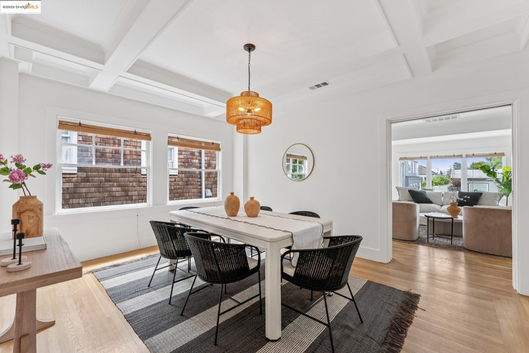 Detail Gallery Image 10 of 58 For 676 45th St, Oakland,  CA 94609 - – Beds | – Baths