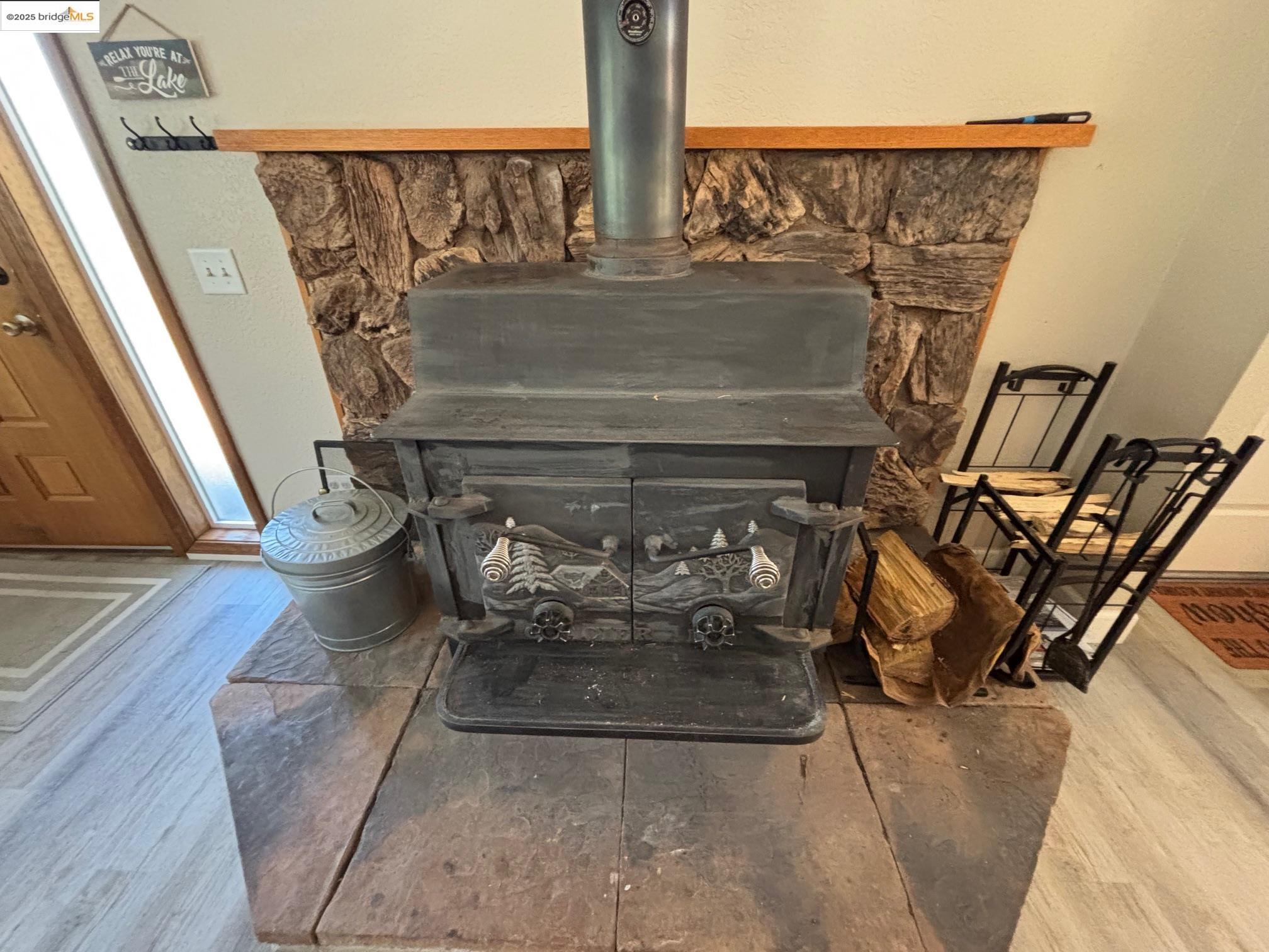 Detail Gallery Image 4 of 26 For 20409 Pine Mountain Dr., Groveland,  CA 95321-9414 - 3 Beds | 2 Baths