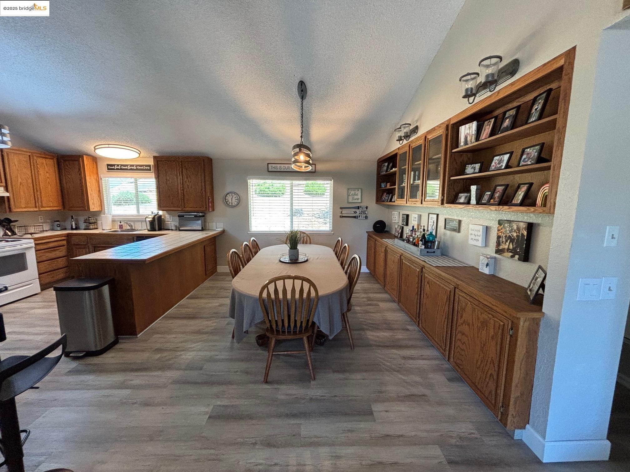Detail Gallery Image 7 of 26 For 20409 Pine Mountain Dr., Groveland,  CA 95321-9414 - 3 Beds | 2 Baths