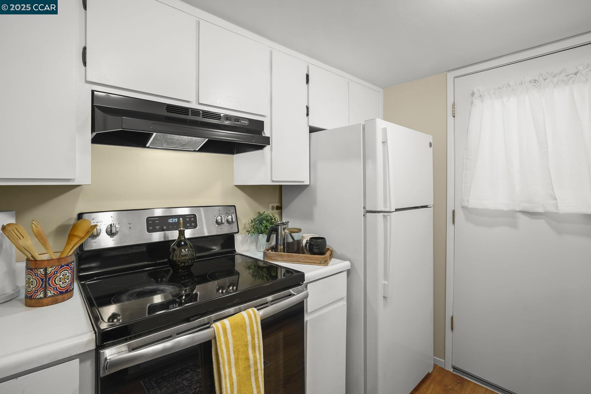 Photo #10: 41101482 Listing: Photo #10