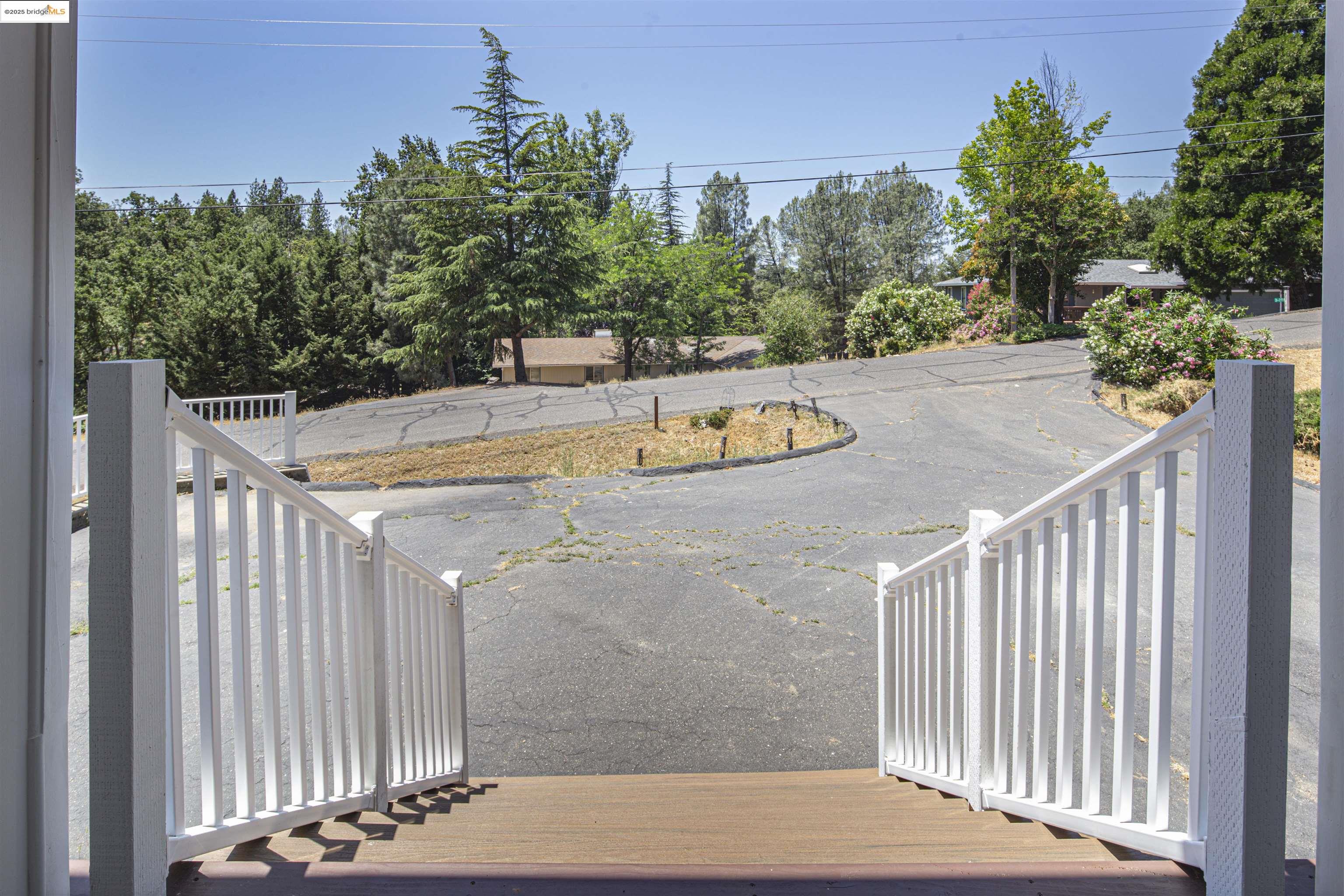 Detail Gallery Image 5 of 60 For 20720 Longview St, Groveland,  CA 95321 - 4 Beds | 3/1 Baths