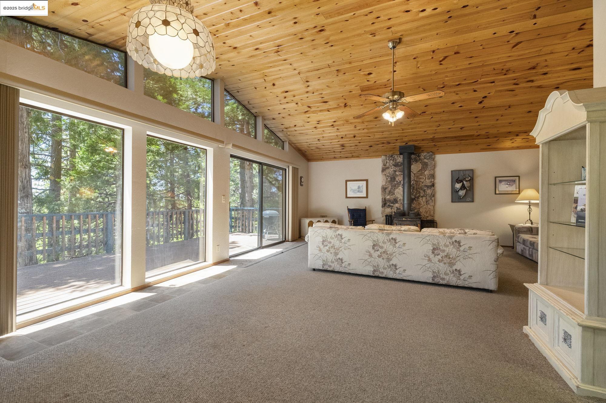 Detail Gallery Image 3 of 41 For 25489 Bambi Ln, Cold Springs,  CA 95335 - 2 Beds | 2/1 Baths
