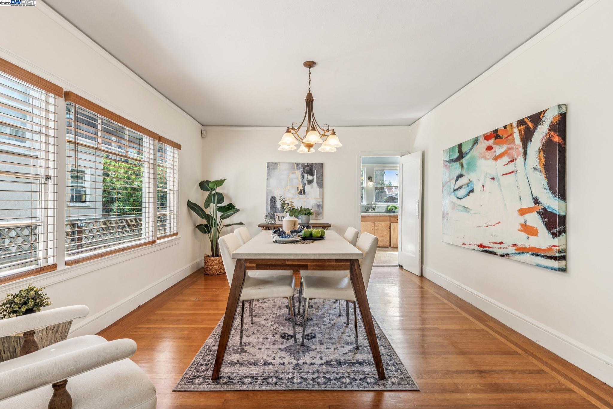 Detail Gallery Image 11 of 35 For 1405 Chestnut St, Alameda,  CA 94501 - 2 Beds | 2 Baths