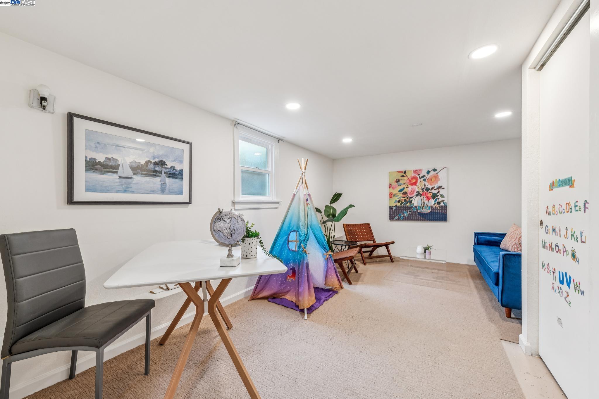 Detail Gallery Image 32 of 35 For 1405 Chestnut St, Alameda,  CA 94501 - 2 Beds | 2 Baths