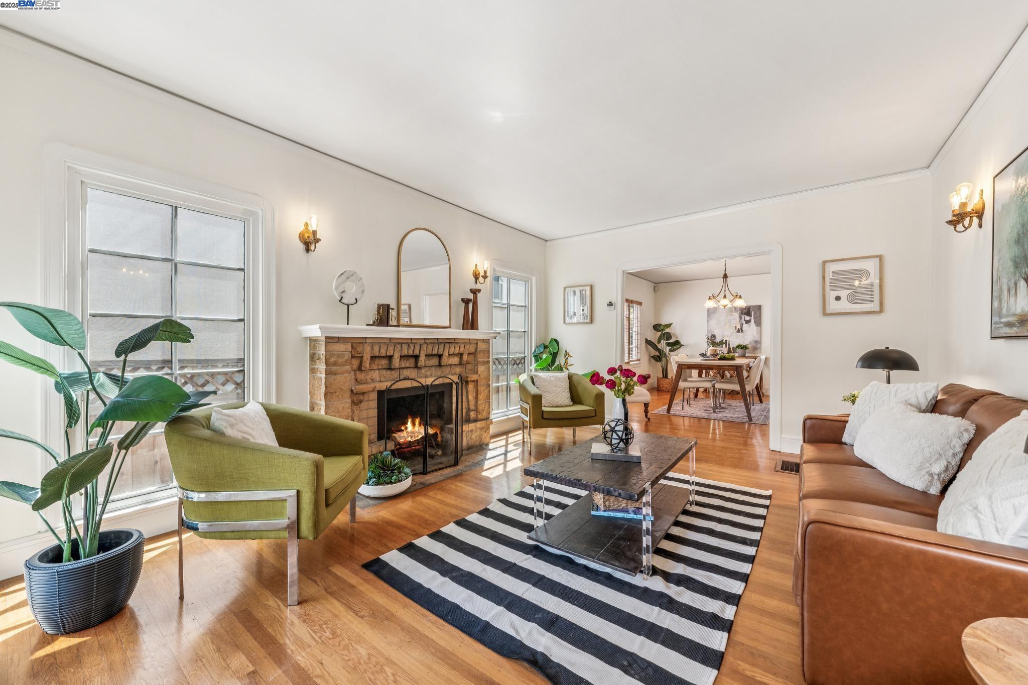 Detail Gallery Image 5 of 35 For 1405 Chestnut St, Alameda,  CA 94501 - 2 Beds | 2 Baths