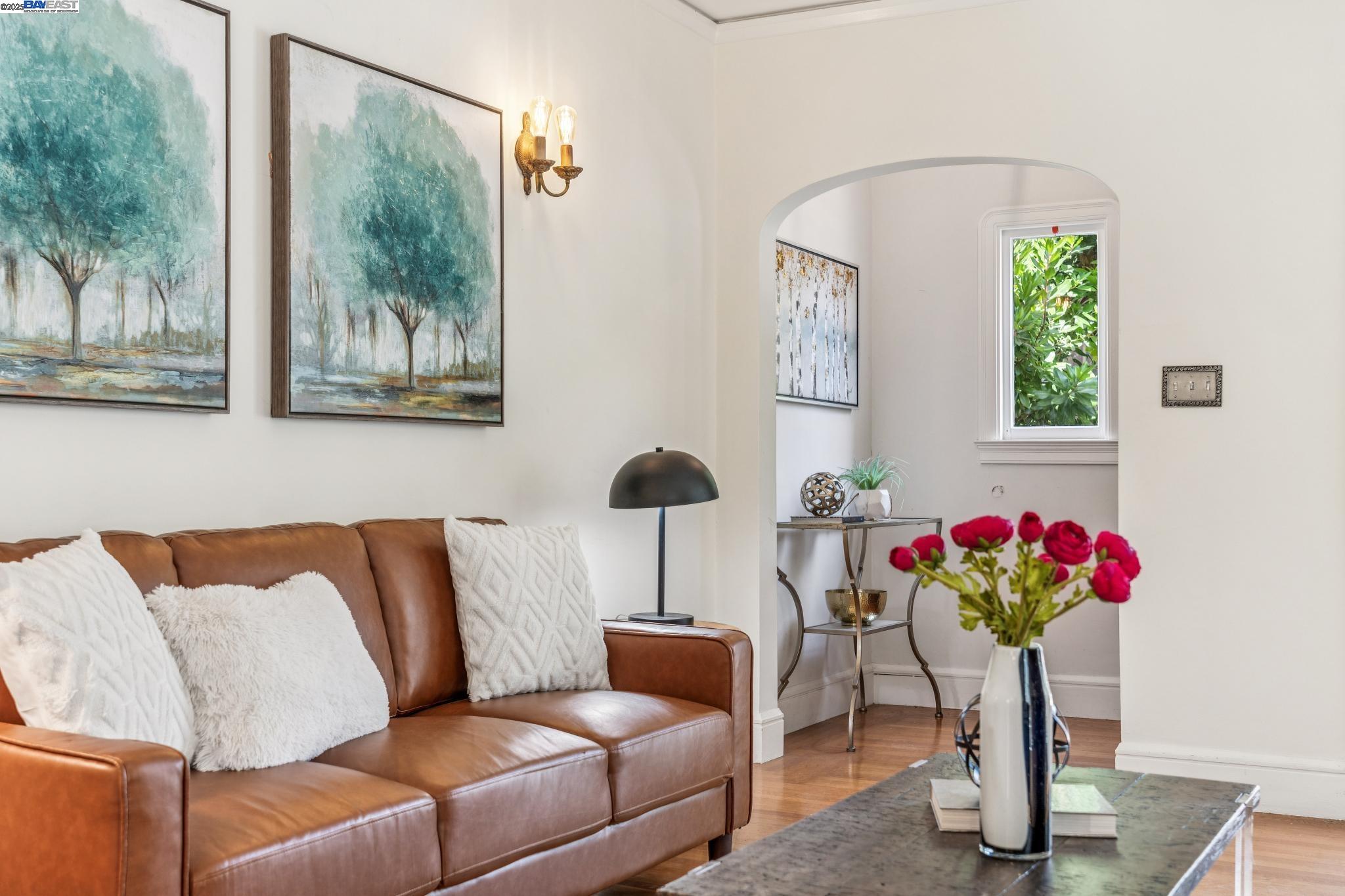 Detail Gallery Image 10 of 35 For 1405 Chestnut St, Alameda,  CA 94501 - 2 Beds | 2 Baths