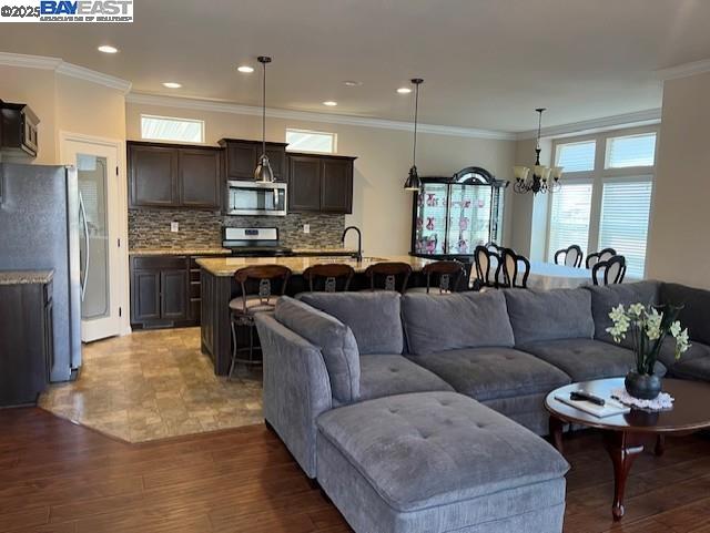 Detail Gallery Image 12 of 45 For 1200 W Winton Ave #203,  Hayward,  CA 94545 - 3 Beds | 2 Baths