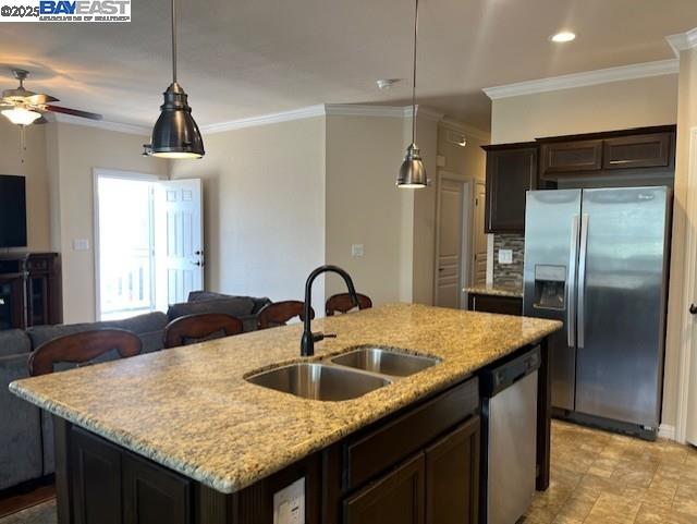 Detail Gallery Image 16 of 45 For 1200 W Winton Ave #203,  Hayward,  CA 94545 - 3 Beds | 2 Baths