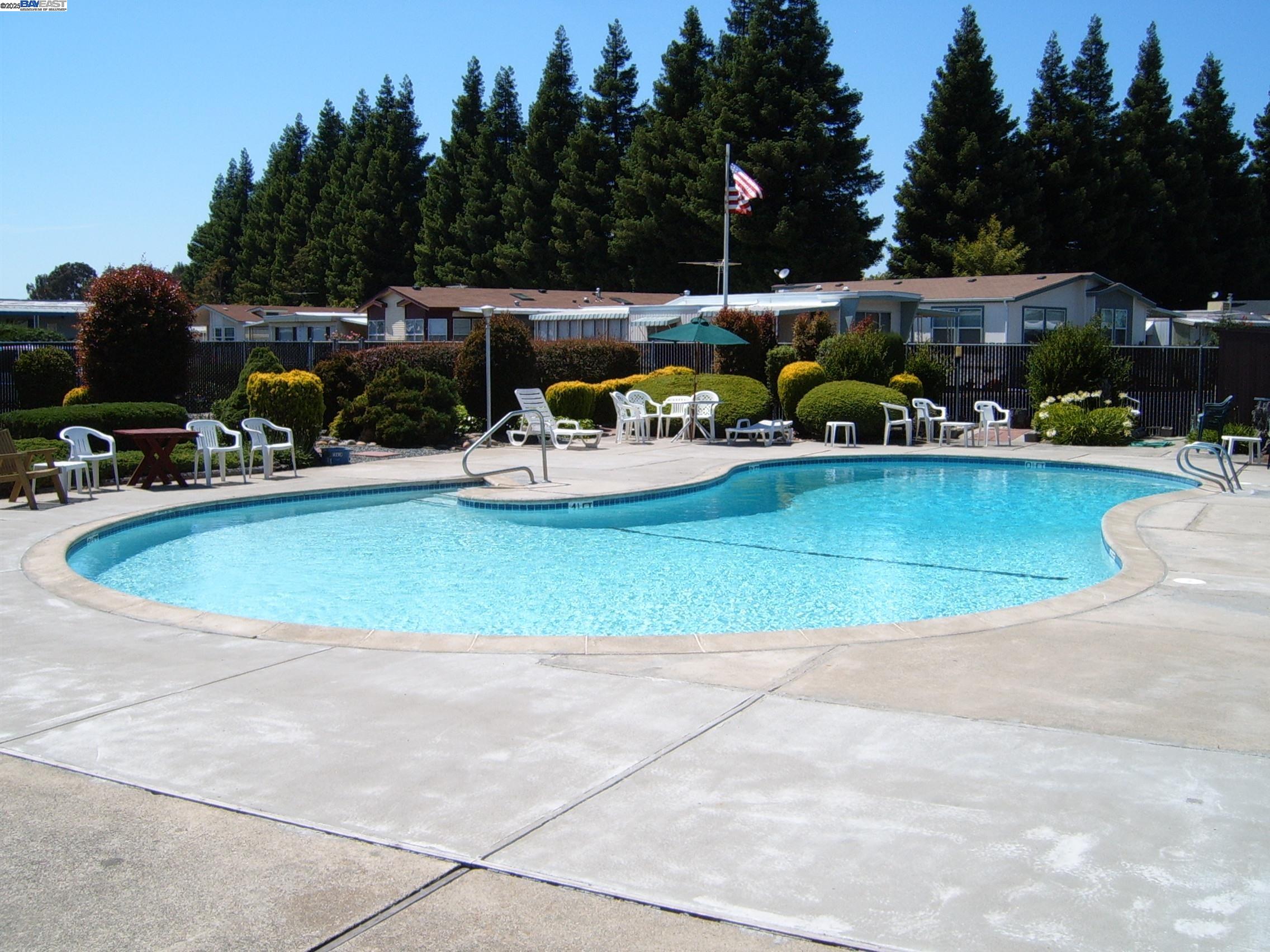 Detail Gallery Image 43 of 45 For 1200 W Winton Ave #203,  Hayward,  CA 94545 - 3 Beds | 2 Baths