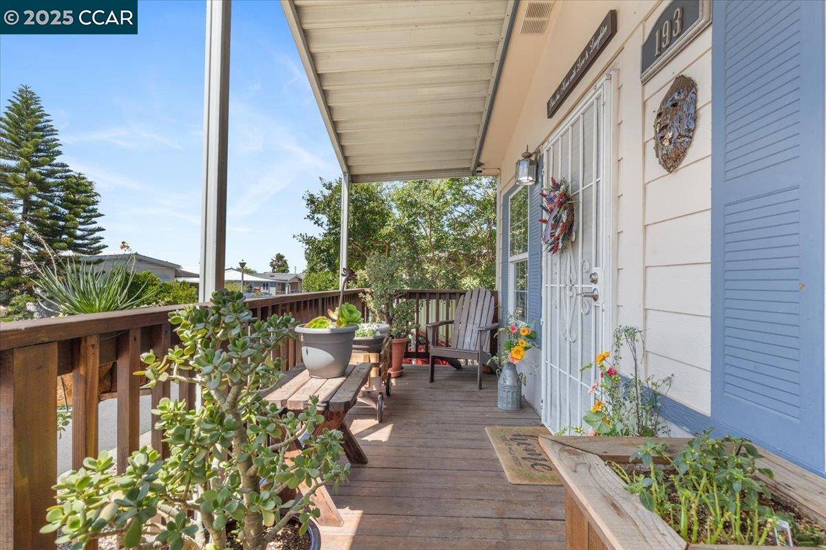 Detail Gallery Image 1 of 27 For 193 Maureen Cir #193,  Bay Point,  CA 94565 - 3 Beds | 2 Baths