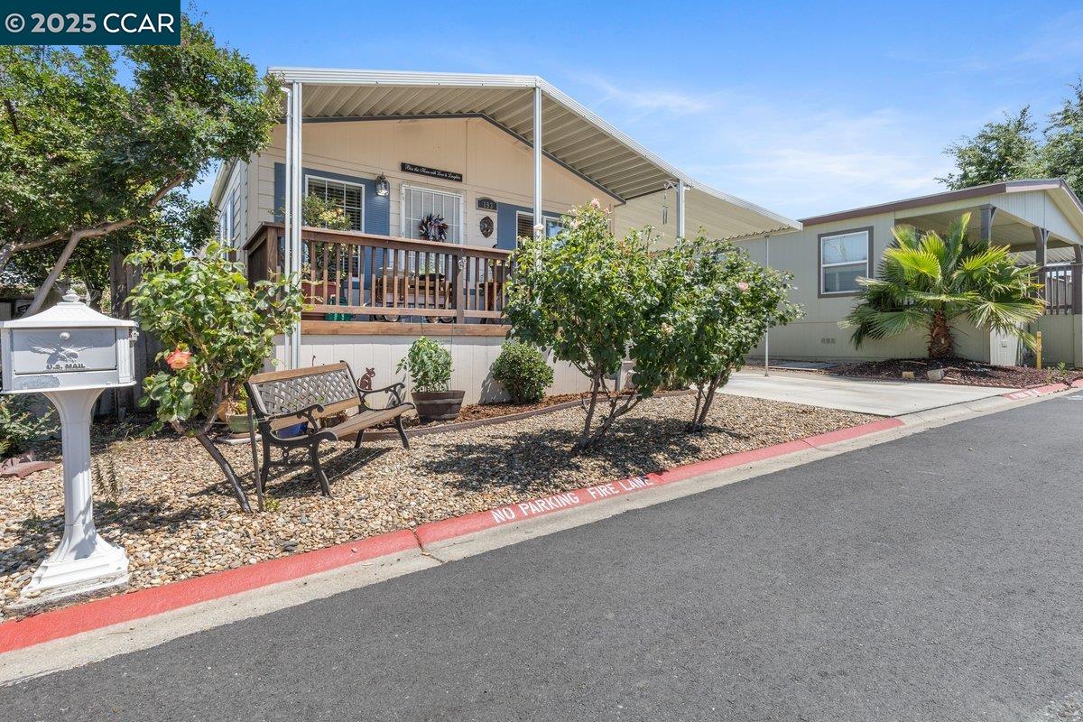 Detail Gallery Image 2 of 27 For 193 Maureen Cir #193,  Bay Point,  CA 94565 - 3 Beds | 2 Baths