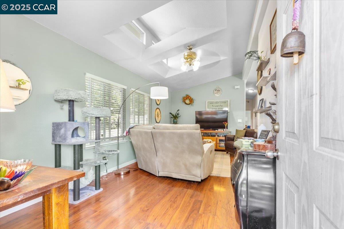 Detail Gallery Image 11 of 27 For 193 Maureen Cir #193,  Bay Point,  CA 94565 - 3 Beds | 2 Baths