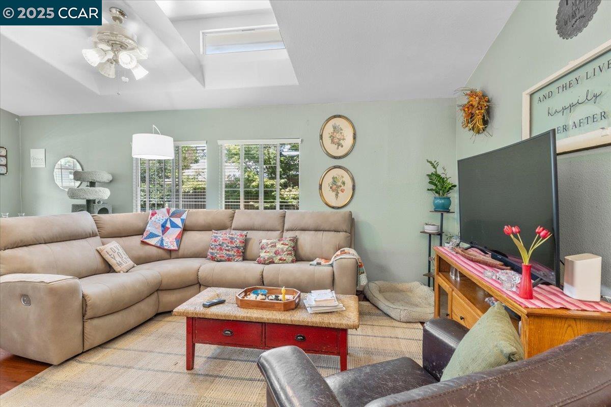 Detail Gallery Image 9 of 27 For 193 Maureen Cir #193,  Bay Point,  CA 94565 - 3 Beds | 2 Baths