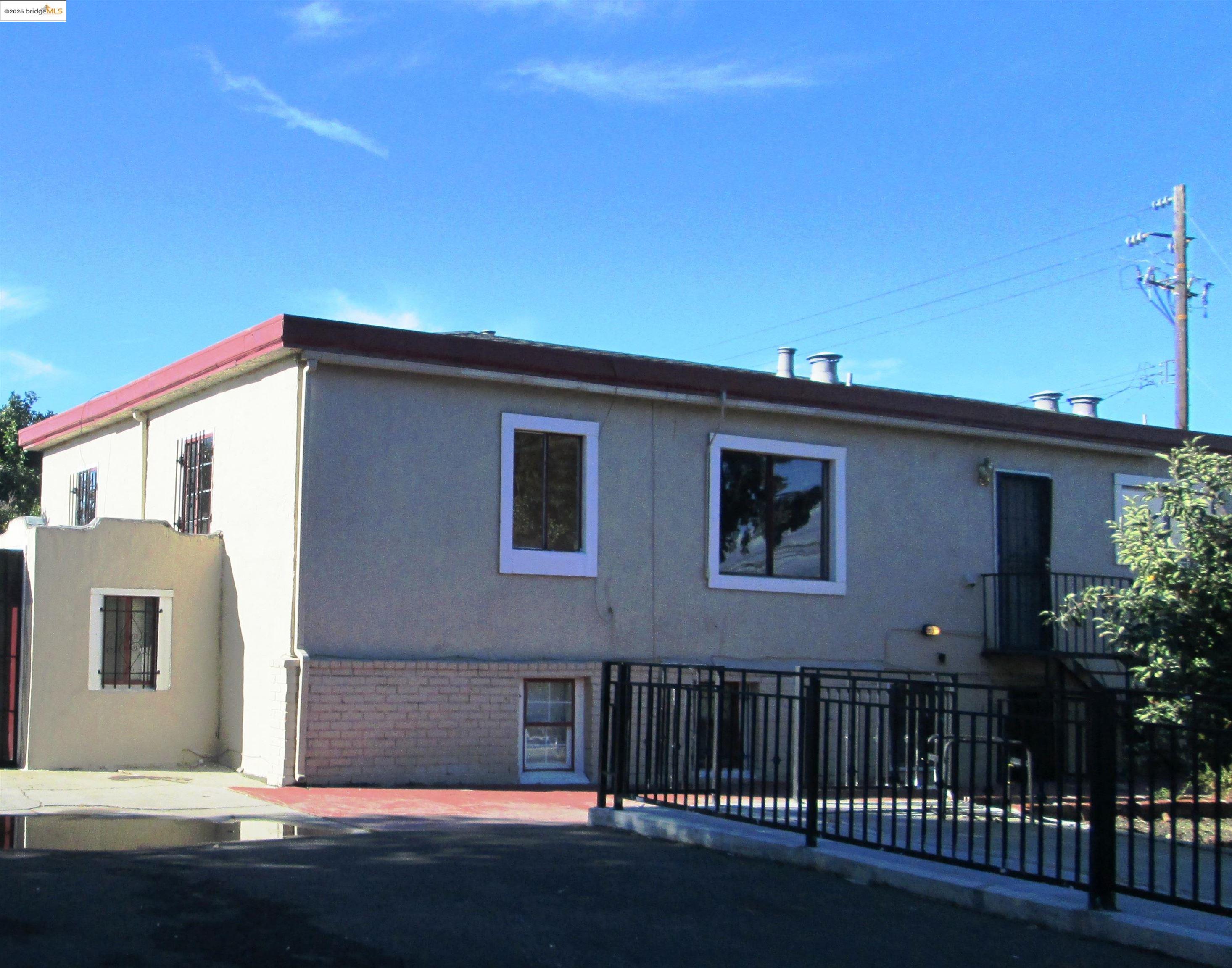 498 E 8th Street, Pittsburg, California 94565, 2 Bedrooms Bedrooms, 4 Rooms Rooms,1 BathroomBathrooms,Residential Lease,For Rent,498 E 8th Street,41101498