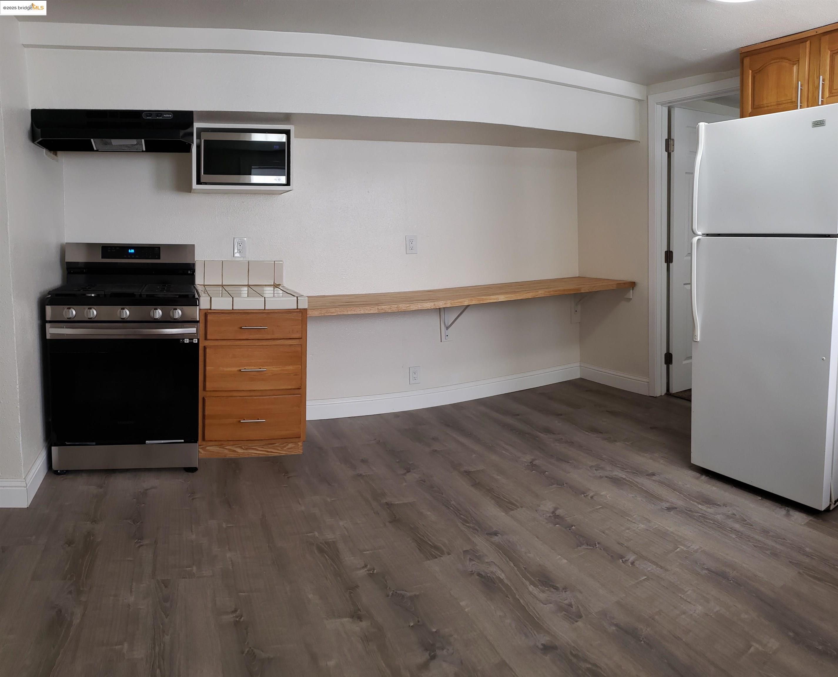 498 E 8th Street, Pittsburg, California 94565, 2 Bedrooms Bedrooms, 4 Rooms Rooms,1 BathroomBathrooms,Residential Lease,For Rent,498 E 8th Street,41101498