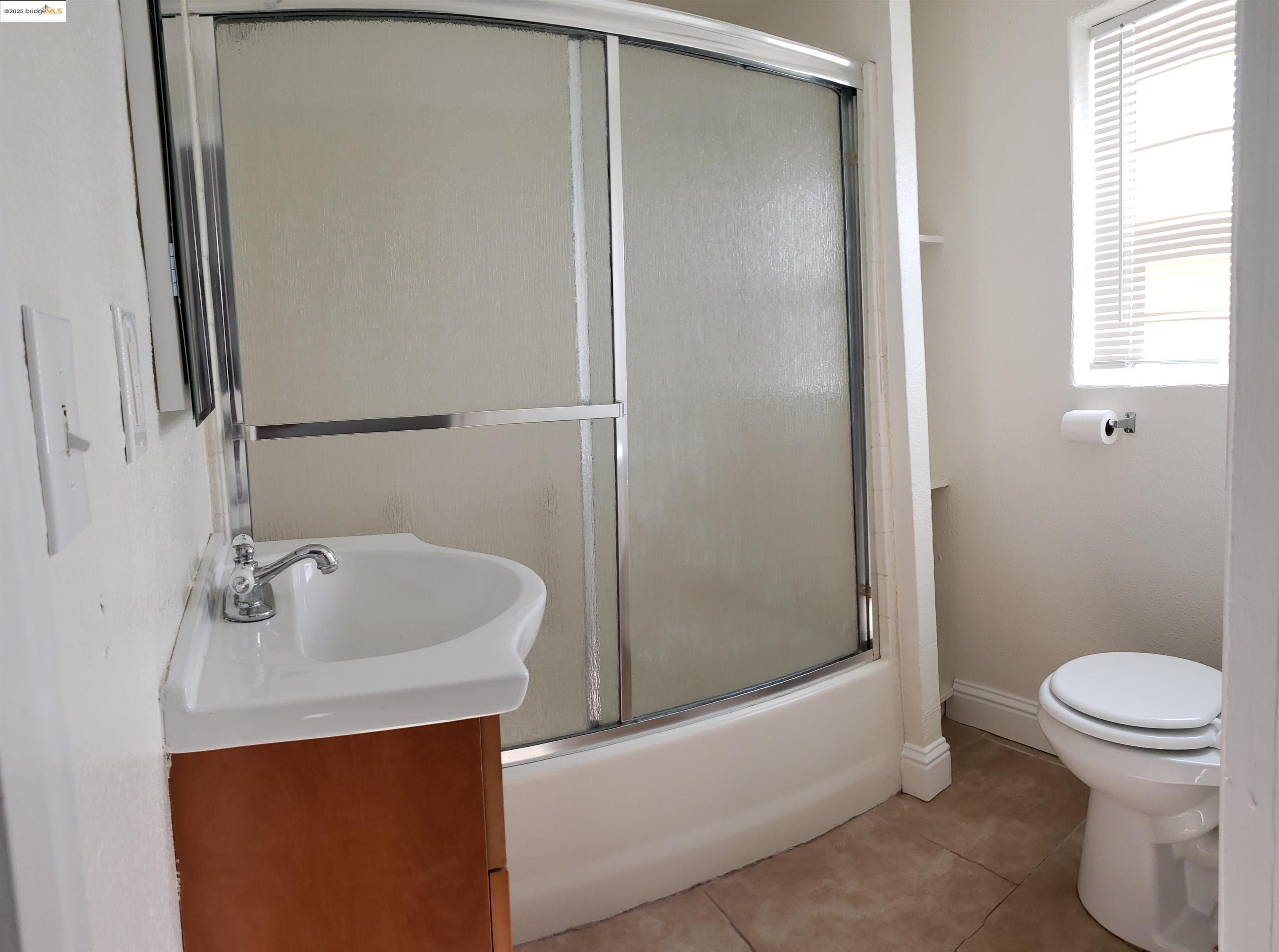 498 E 8th Street, Pittsburg, California 94565, 2 Bedrooms Bedrooms, 4 Rooms Rooms,1 BathroomBathrooms,Residential Lease,For Rent,498 E 8th Street,41101498