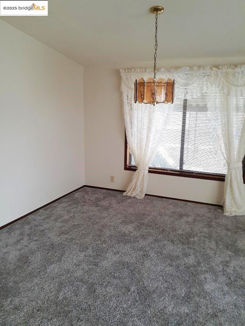 Detail Gallery Image 2 of 34 For 136 Castle Ct, Fortuna,  CA 95540 - 2 Beds | 2 Baths