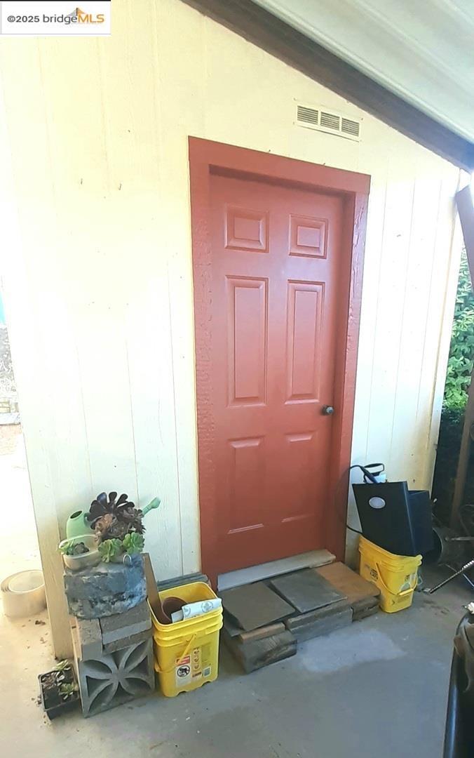 Detail Gallery Image 17 of 31 For 136 Castle Ct, Fortuna,  CA 95540 - 2 Beds | 2 Baths