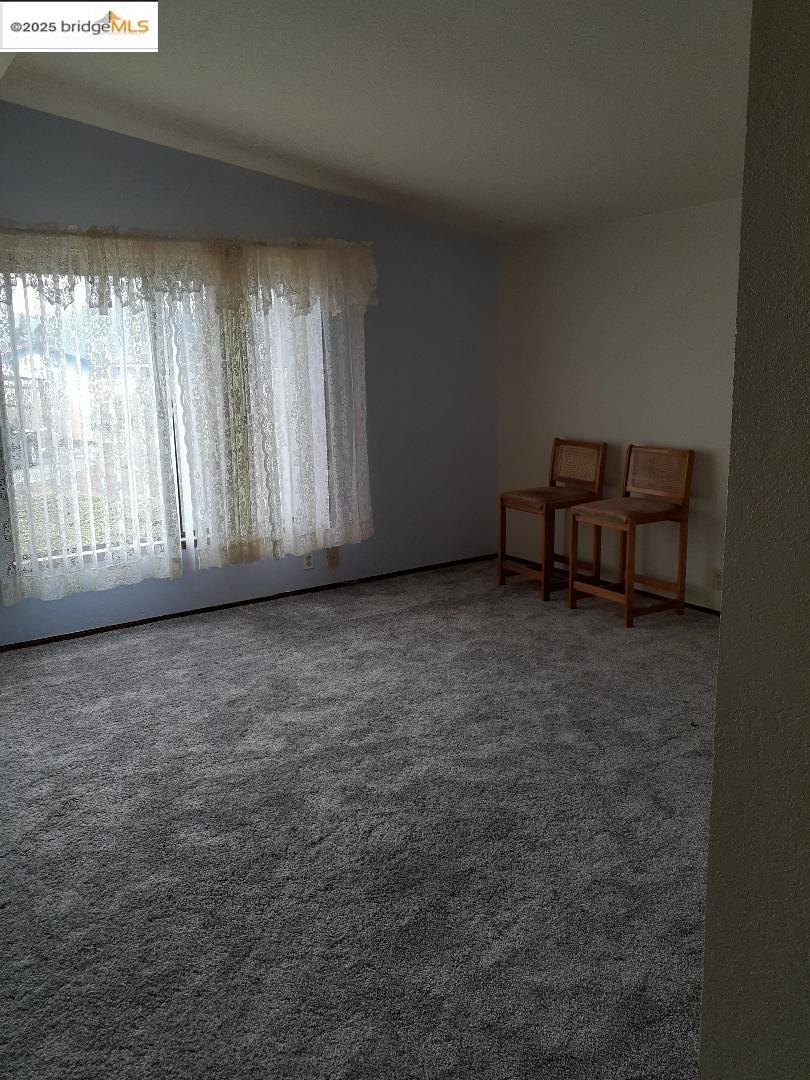 Detail Gallery Image 3 of 34 For 136 Castle Ct, Fortuna,  CA 95540 - 2 Beds | 2 Baths