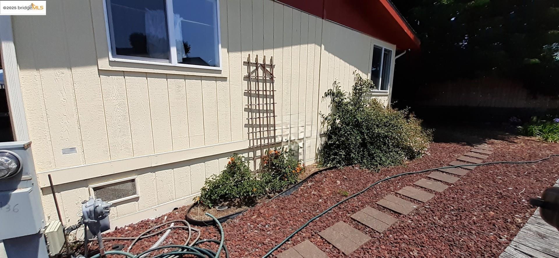 Detail Gallery Image 25 of 34 For 136 Castle Ct, Fortuna,  CA 95540 - 2 Beds | 2 Baths