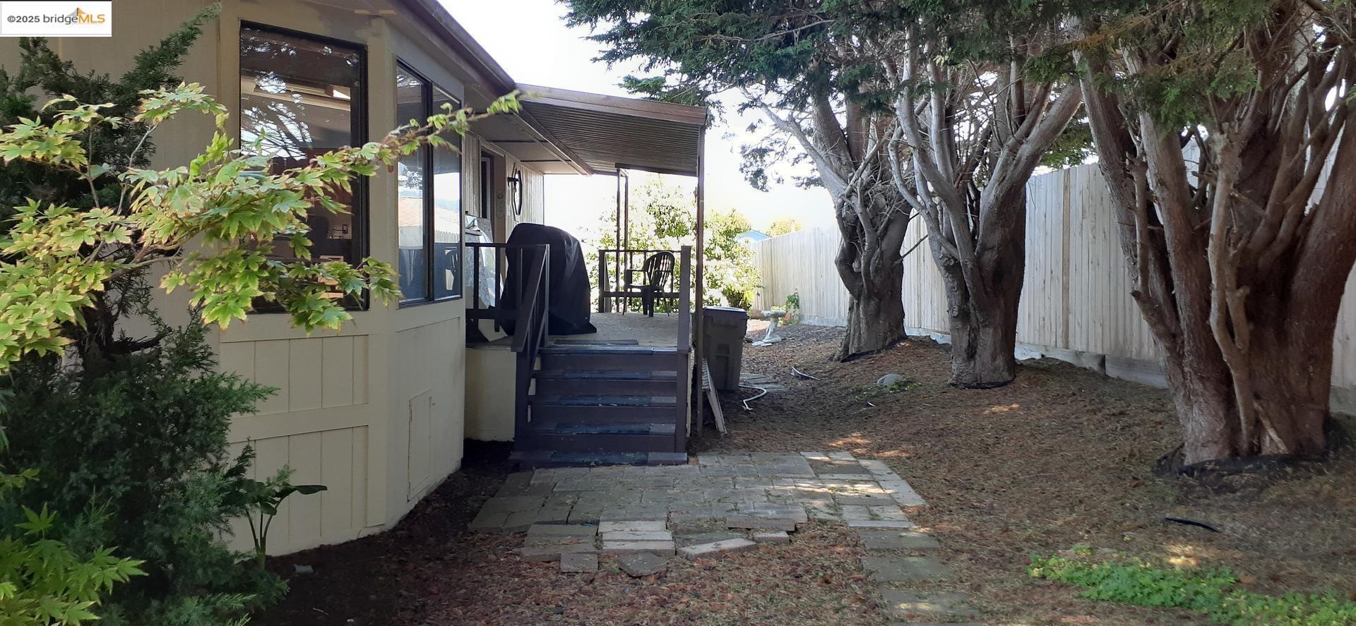 Detail Gallery Image 26 of 31 For 136 Castle Ct, Fortuna,  CA 95540 - 2 Beds | 2 Baths