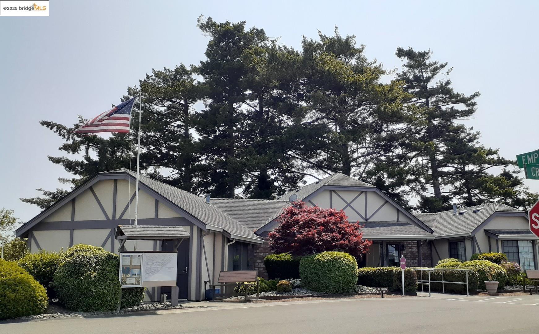 Detail Gallery Image 29 of 31 For 136 Castle Ct, Fortuna,  CA 95540 - 2 Beds | 2 Baths