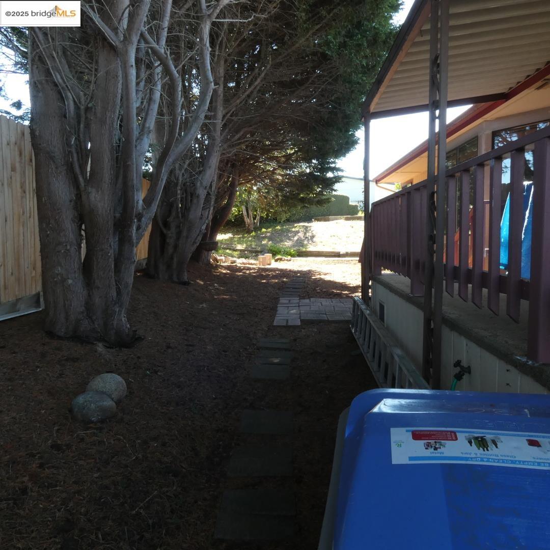 Detail Gallery Image 31 of 34 For 136 Castle Ct, Fortuna,  CA 95540 - 2 Beds | 2 Baths