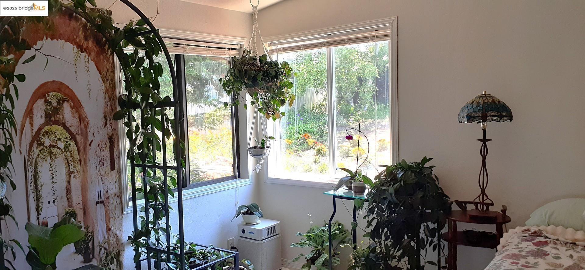 Detail Gallery Image 8 of 31 For 136 Castle Ct, Fortuna,  CA 95540 - 2 Beds | 2 Baths