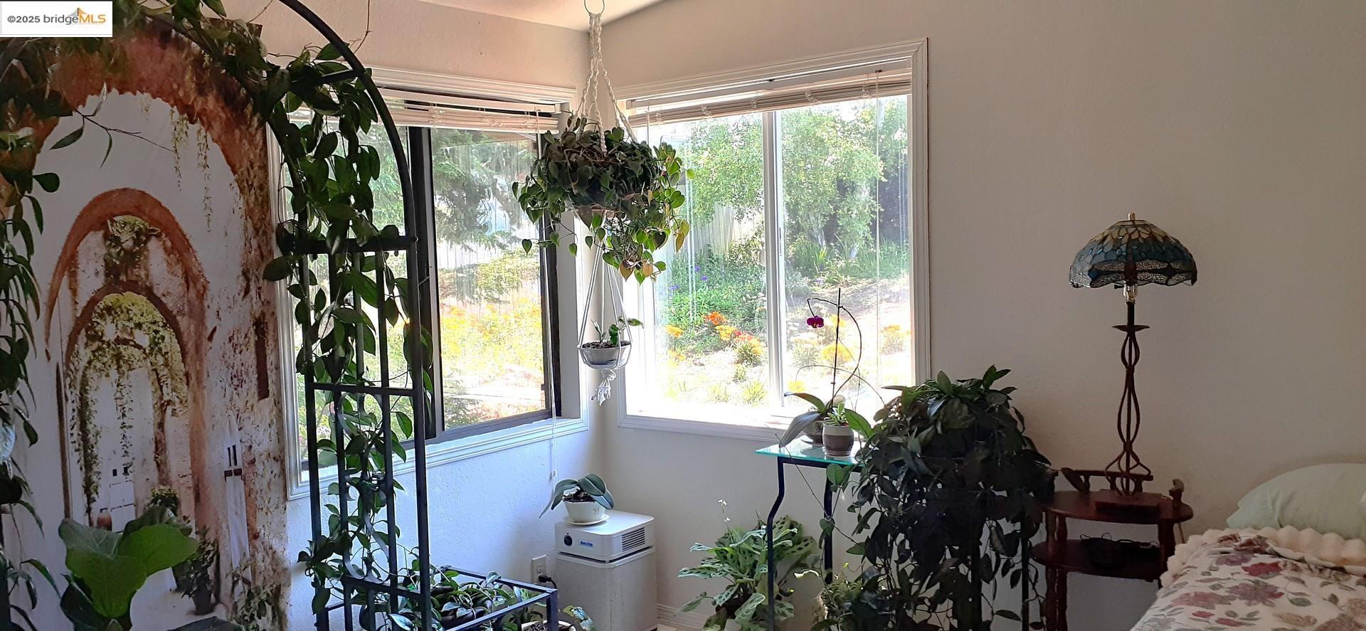 Detail Gallery Image 10 of 34 For 136 Castle Ct, Fortuna,  CA 95540 - 2 Beds | 2 Baths