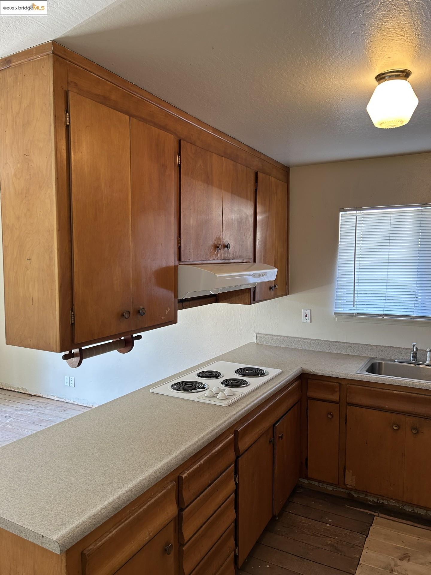 Detail Gallery Image 14 of 27 For 2358 Wright Ave, Pinole,  CA 94564 - 3 Beds | 2 Baths