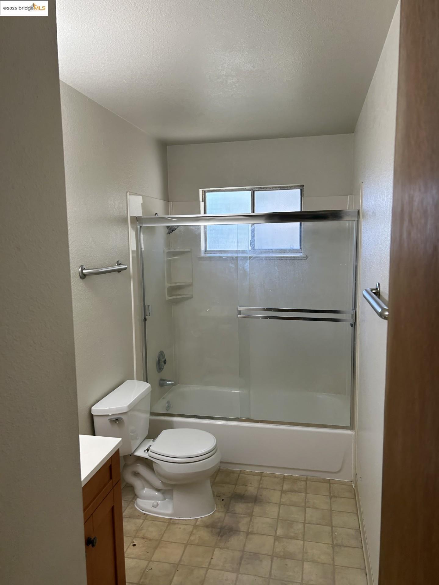 Detail Gallery Image 15 of 27 For 2358 Wright Ave, Pinole,  CA 94564 - 3 Beds | 2 Baths